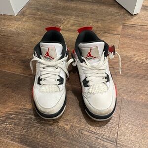 Nike Jordan Flight Big Boys Size 4.5 - White, Black, Red